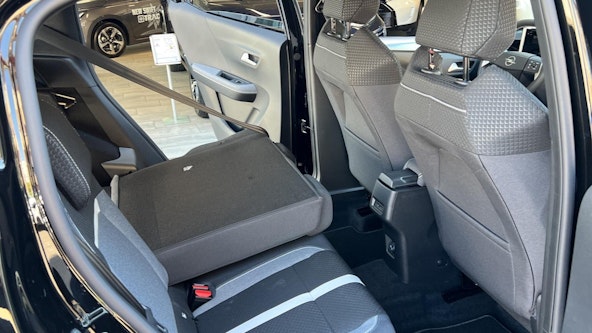 Vehicle image 27 Vehicle image 27