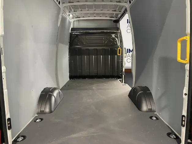 Iveco Daily 35S14A8V Kastenwagen 3520L H1.9 Professional