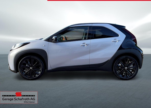 Vehicle image 18 Vehicle image 18