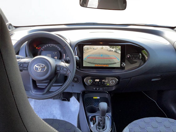 Vehicle image 6