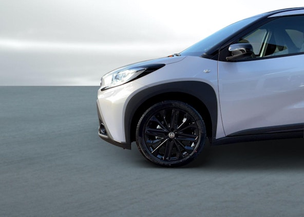 Vehicle image 16 Vehicle image 16