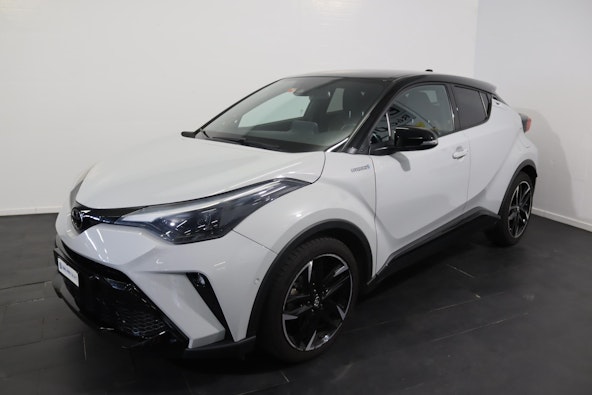 First vehicle image
