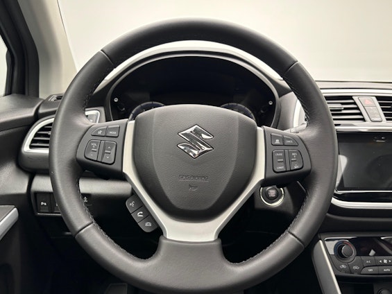 Vehicle image 4 Vehicle image 4