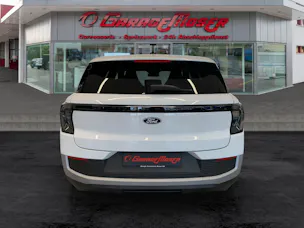 Ford Explorer Extended Range Premium