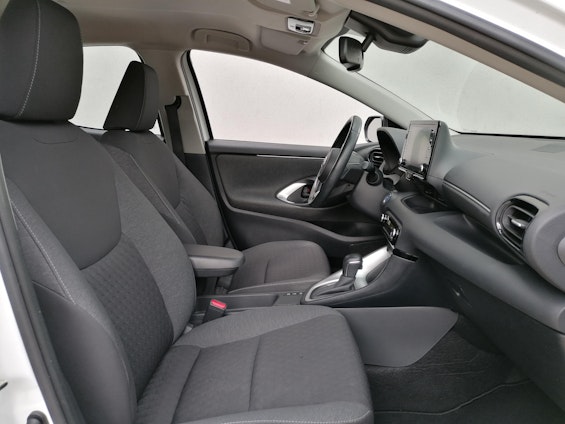 Vehicle image 6