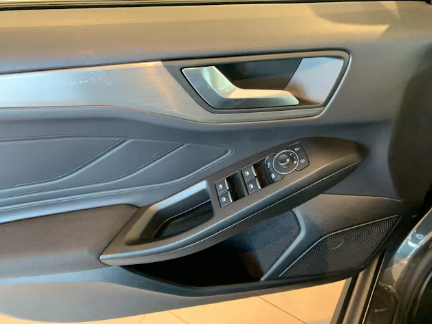 Ford Focus Station Wagon 1.0i EcoB Hybrid 155 Titanium