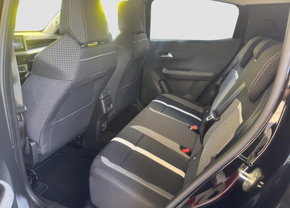 Vehicle image 14 Vehicle image 14