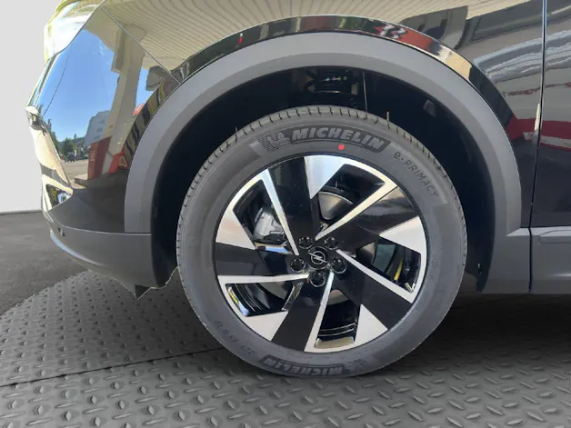 Opel Grandland 1.2 T HEV Edition