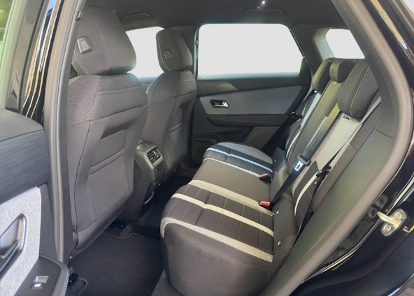 Vehicle image 14 Vehicle image 14