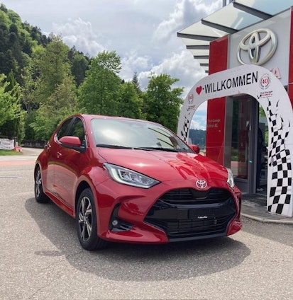 First vehicle image