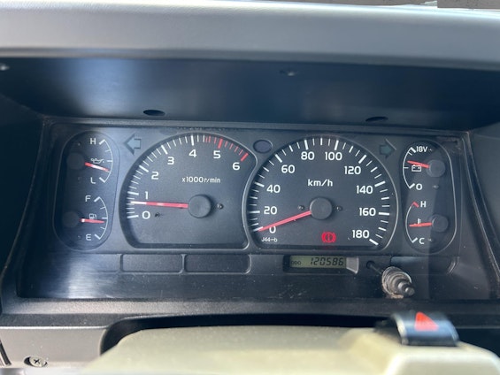 Vehicle image 8