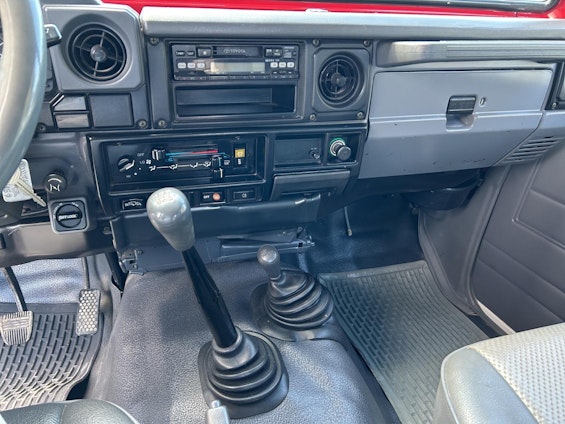 Vehicle image 6 Vehicle image 6