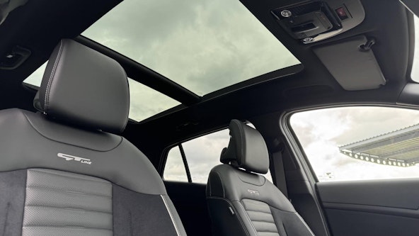 Vehicle image 14 Vehicle image 14