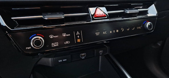 Vehicle image 6 Vehicle image 6