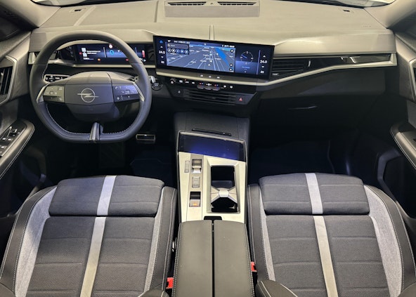 Vehicle image 8 Vehicle image 8