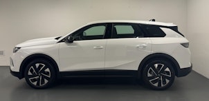 Vehicle image OPEL Grandland 1.2 T HEV Edition