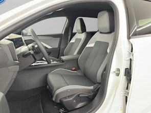 Vehicle image OPEL Astra Sports Tourer 1.2 T Hybrid Energize Your Fleet