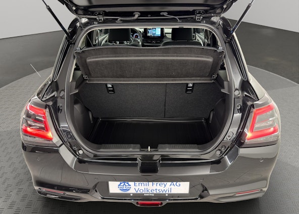 Vehicle image 4 Vehicle image 4