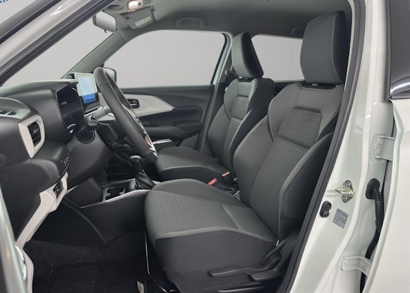 Vehicle image 4 Vehicle image 4