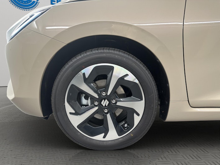 Vehicle image SUZUKI SWIFT