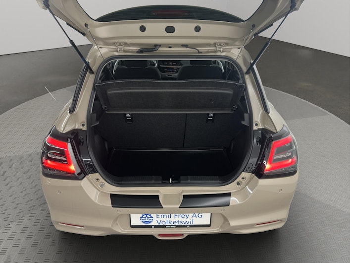 Vehicle image SUZUKI SWIFT