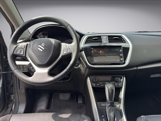 Vehicle image 13