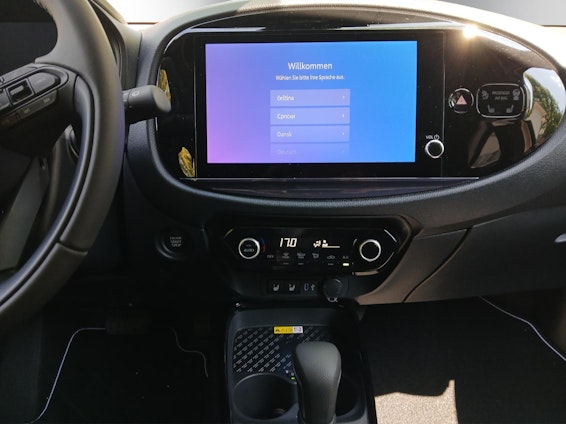 Vehicle image 13 Vehicle image 13