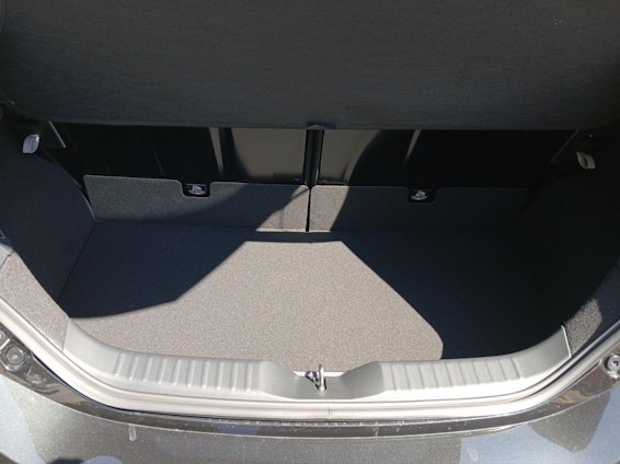 Vehicle image 16 Vehicle image 16