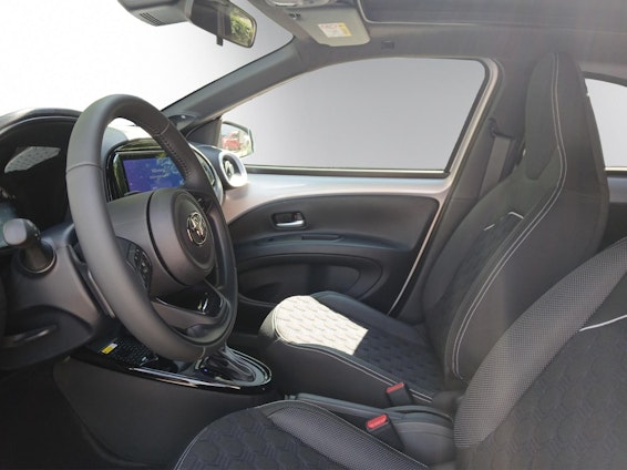 Vehicle image 6 Vehicle image 6