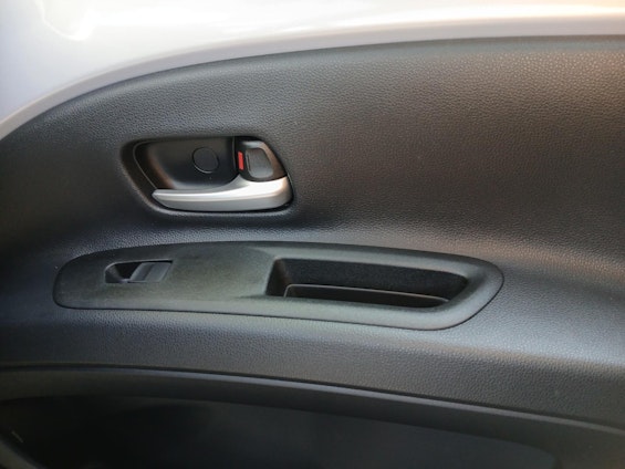 Vehicle image 15 Vehicle image 15