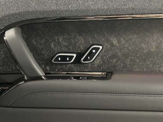 Vehicle image 6 Vehicle image 6