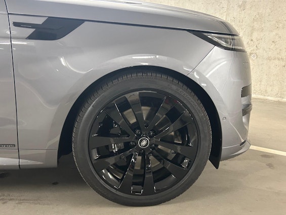 Vehicle image 9 Vehicle image 9