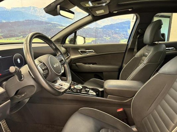 Vehicle image 4 Vehicle image 4