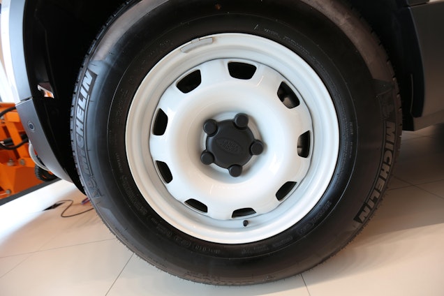 Vehicle image 9