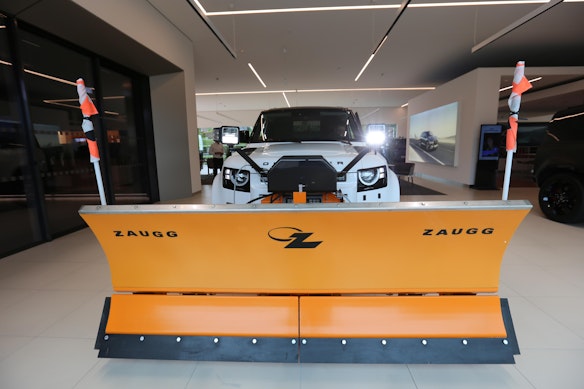 LAND ROVER Defender 90 3.0 D I6 250 Hardtop 1