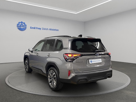 SUBARU Forester Station 2.0i e-Boxer Luxury 1
