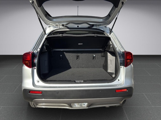 Vehicle image 5 Vehicle image 5