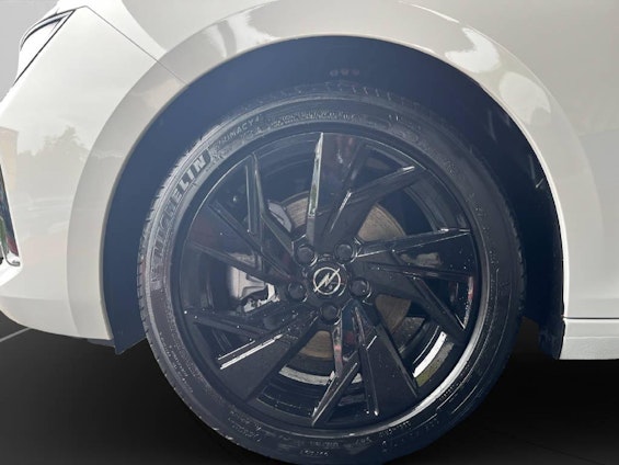 Vehicle image 9 Vehicle image 9