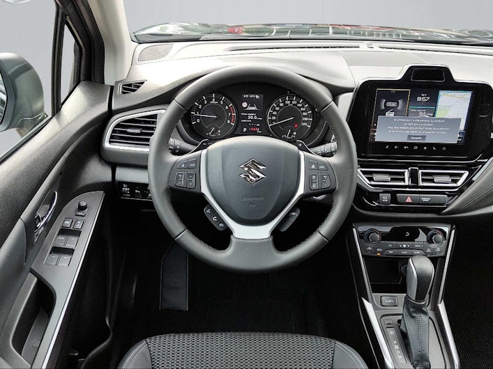 Vehicle image SUZUKI S-CROSS