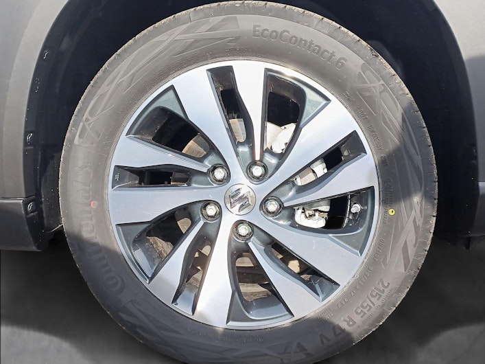 Vehicle image SUZUKI S-CROSS