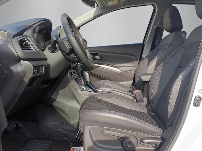 Vehicle image SUZUKI S-CROSS