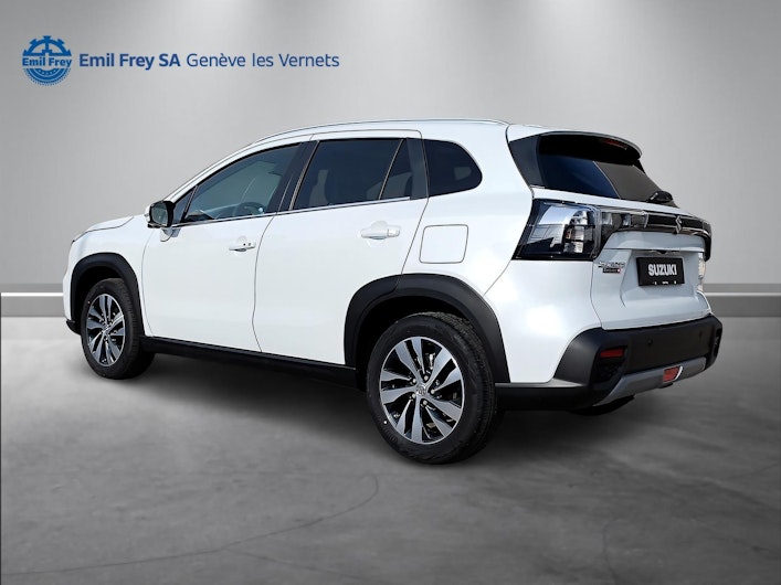Vehicle image SUZUKI S-CROSS