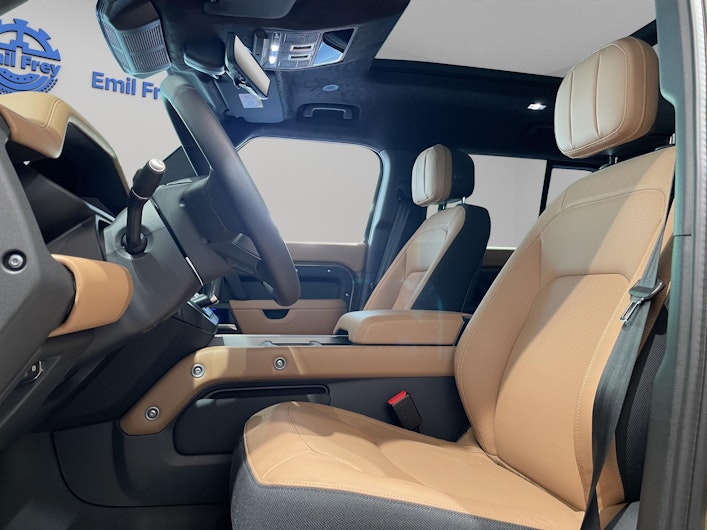 Vehicle image LAND ROVER DEFENDER