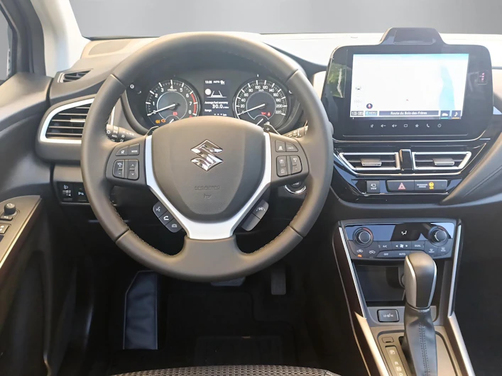 Fahrzeugbild SUZUKI S-CROSS