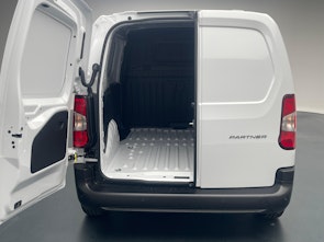 Vehicle image PEUGEOT Partner Kaw. 650 Standard 1.5 BlueHDI 100 S/S