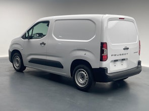 Vehicle image PEUGEOT Partner Kaw. 650 Standard 1.5 BlueHDI 100 S/S