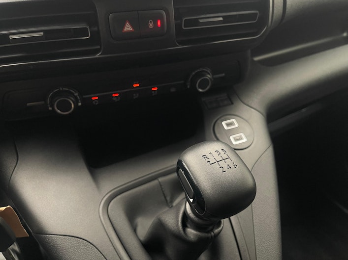 Vehicle image PEUGEOT PARTNER