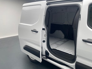 Vehicle image PEUGEOT Partner Kaw. 650 Standard 1.5 BlueHDI 100 S/S