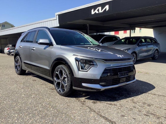 First vehicle image