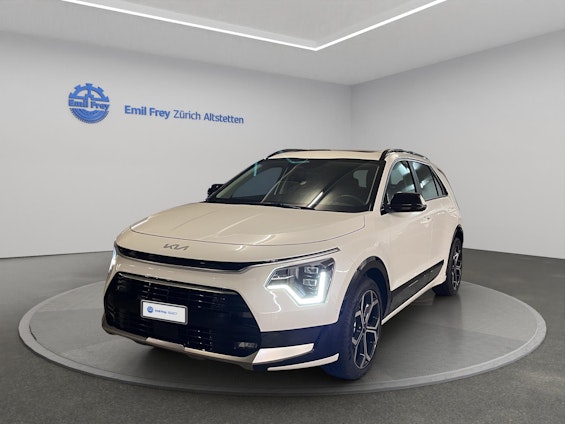 First vehicle image